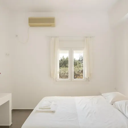 Andriana's 1 - Cycladic With Garden , Paros Apartment